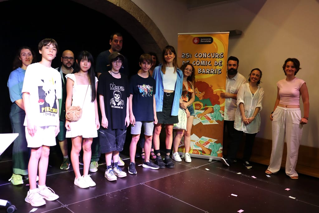 Image of the award ceremony of the 25th Nou Barris comic contest.