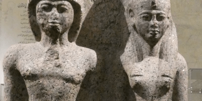 Figures exposades a un museu,